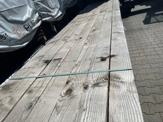 Ca. 21x Douglas Balken Fijnbezaagd, 150x150mm, lengte 500cm